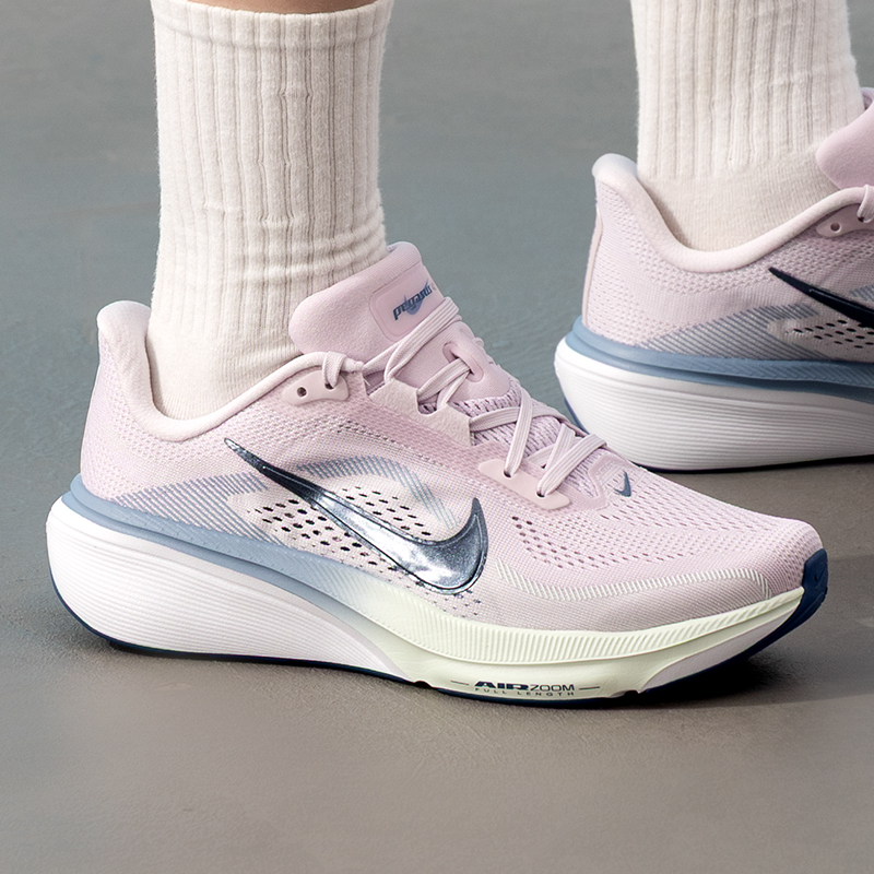 ナイキ レディースシューズ オリジナル 軽量 通気性 フィッ - Lightweight Road Running Shoes のレビューと価格