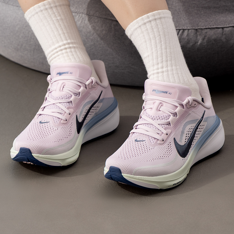 ナイキ レディースシューズ オリジナル 軽量 通気性 フィッ - Lightweight Road Running Shoes のレビューと価格