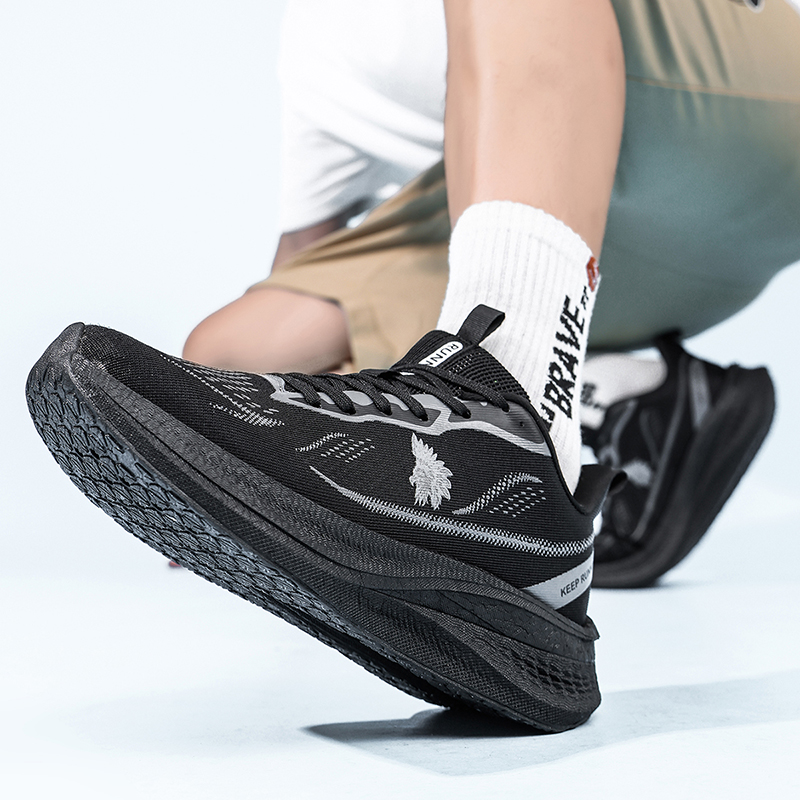超軽量メンズスポーツランニングシューズ 通気性抜群 トレイル - Shock Absorbing Gym Trainers のレビューと価格